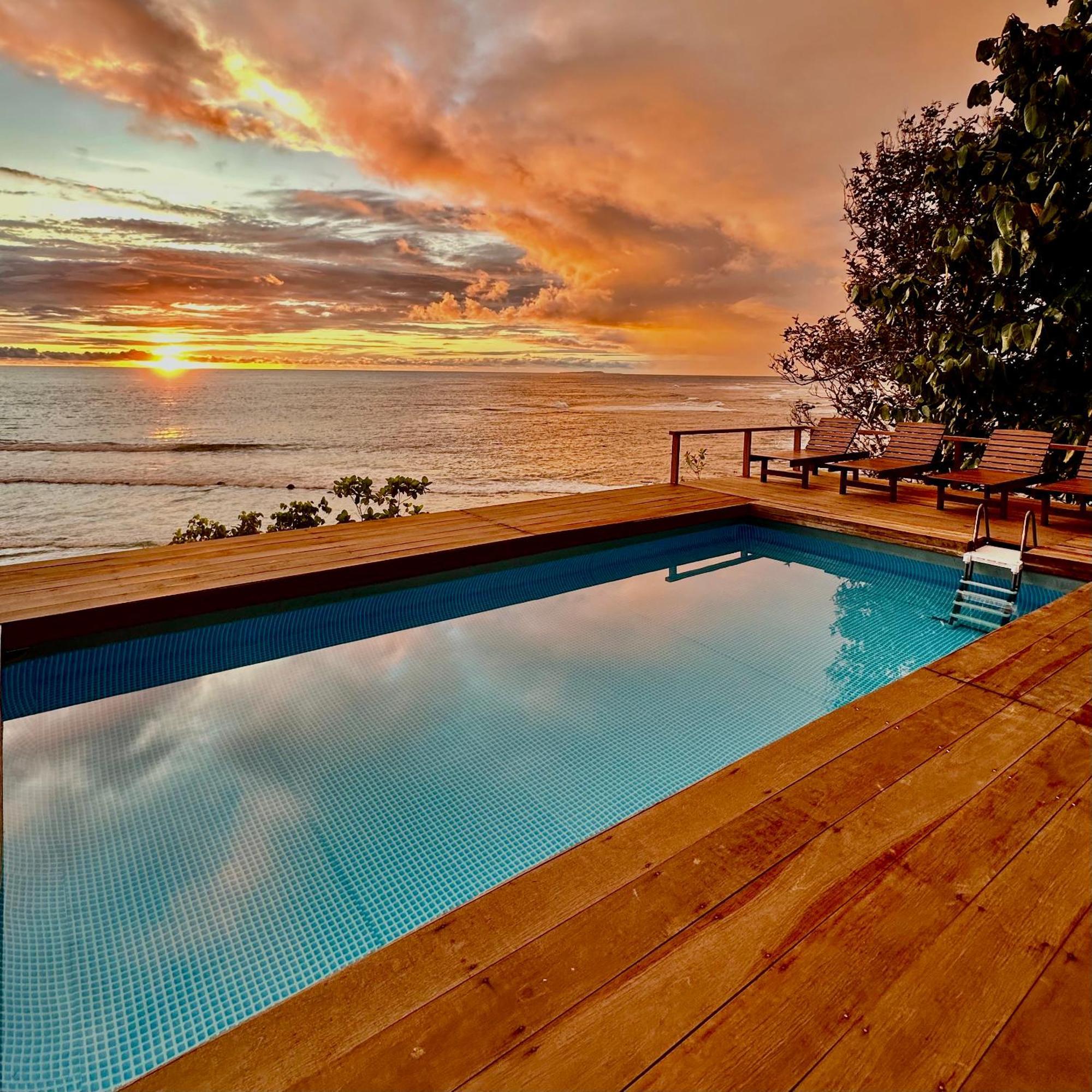 Baturundung Surf Resort Naibos Exterior foto