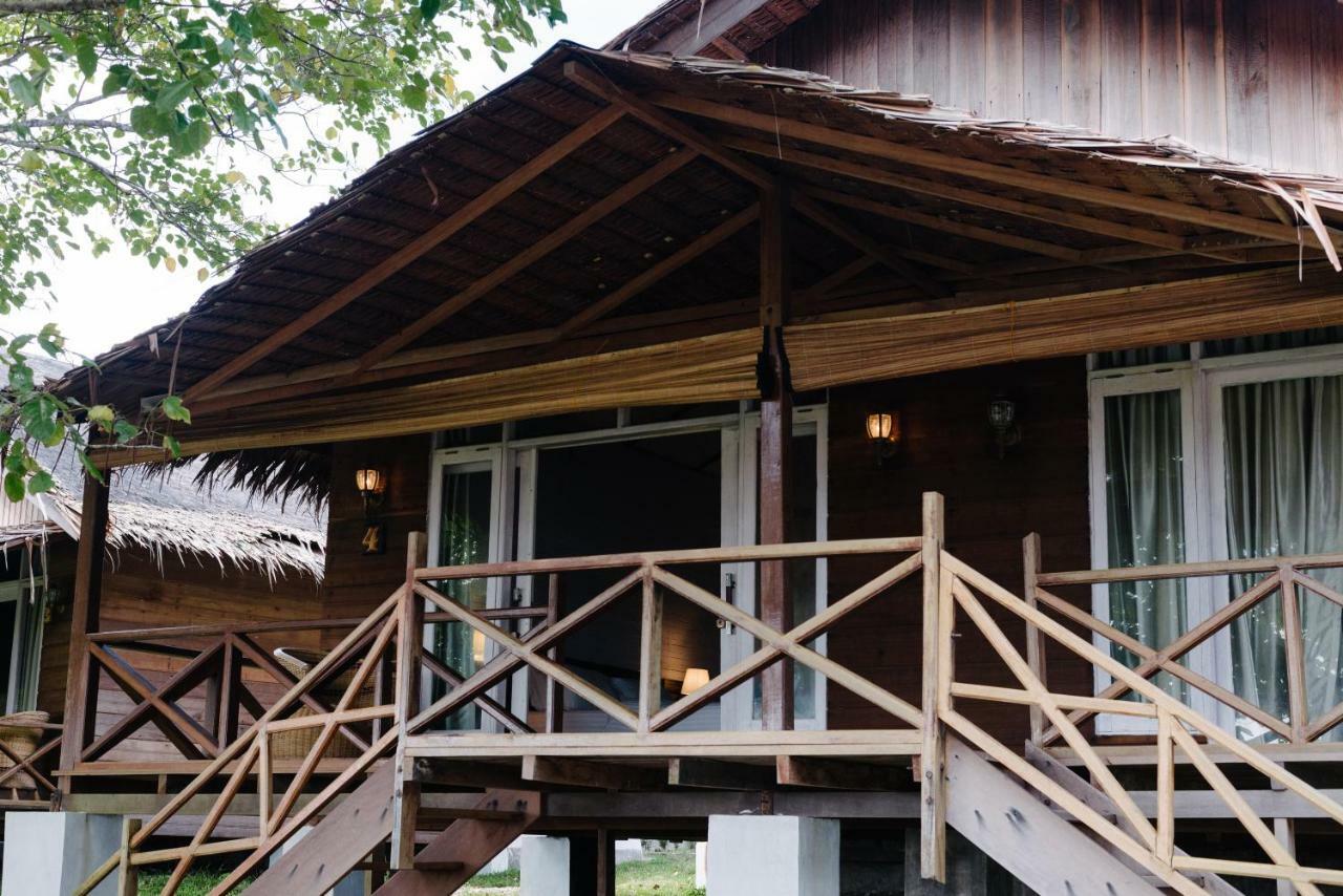 Baturundung Surf Resort Naibos Exterior foto